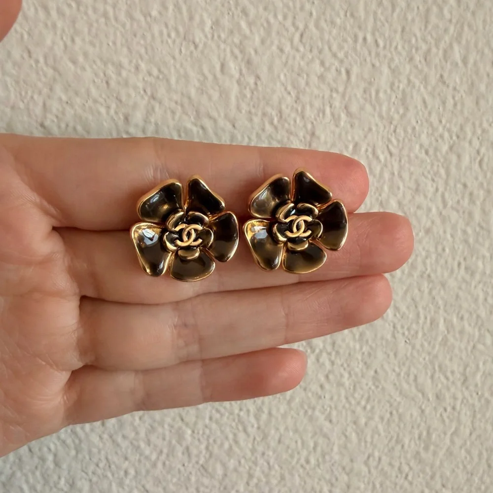 🤎 Chanel Camellia CC Flower Earrings ✨🤎